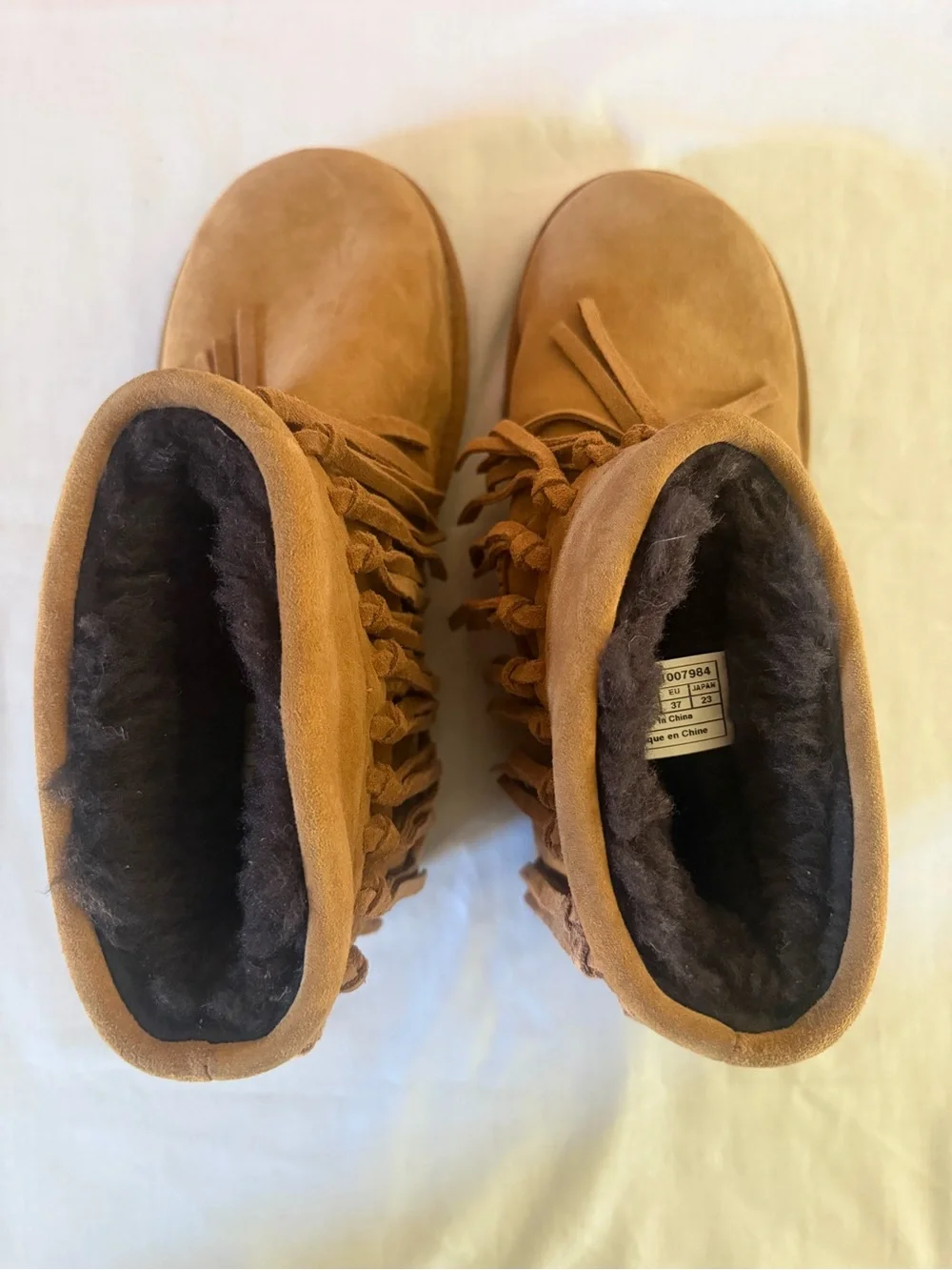 UGG Wynona fringe short boots